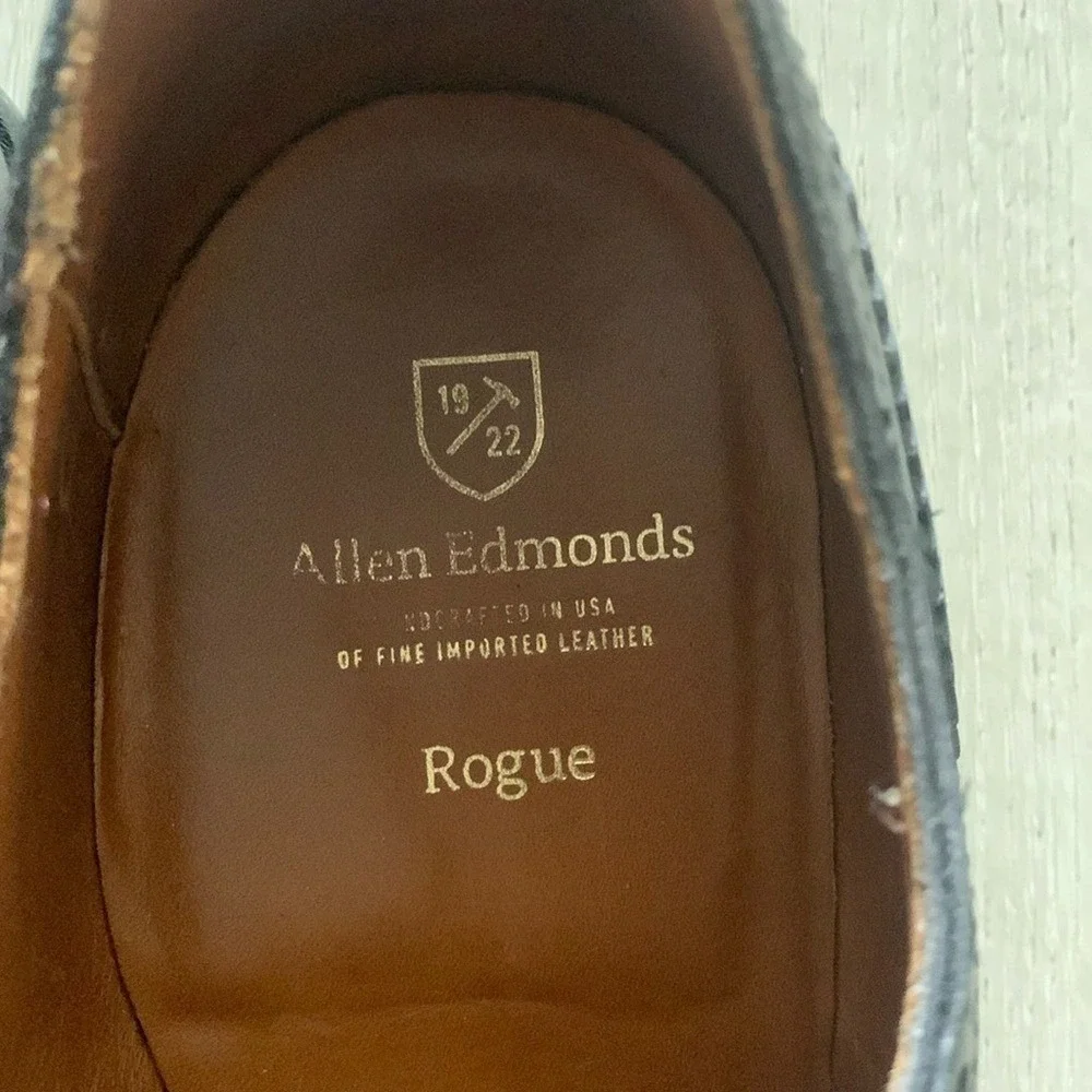 Allen Edmonds Black Rogue Oxfords‎